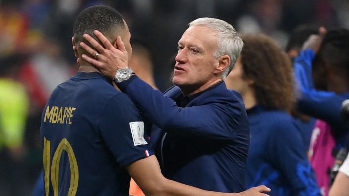 Frankreich im WM-Finale: Sie nennen ihn "DD": Didier Deschamps hat mit den Franzosen fast alles gewonnen - und jetzt will er noch einmal den WM-Titel.