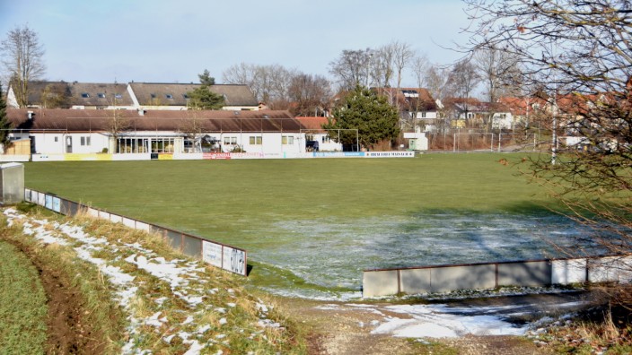 Großprojekte: Wo bislang Fußball in Maisach gespielt wird, könnten in ein paar Jahren Menschen wohnen.