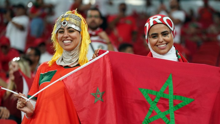 WM in Katar: Bei den Bildern der marokkanischen Fans kann man sich nur mitfreuen, oder?