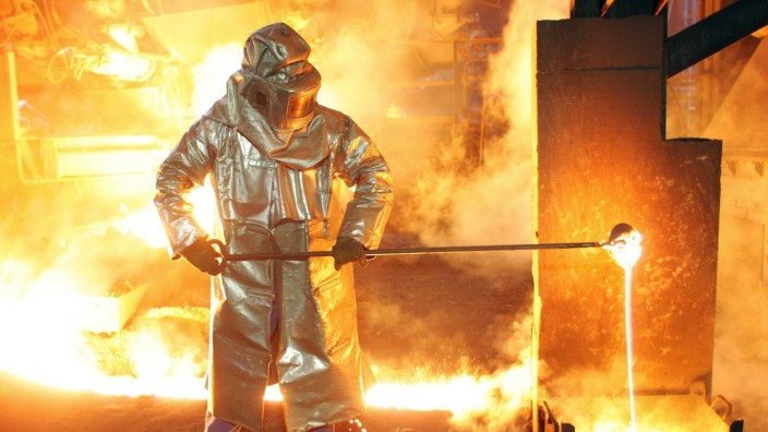 Europäische Union: Unternehmen der Stahlbranche müssen schon heute für jede Tonne CO₂, die sie ausstoßen, Zertifikate kaufen.