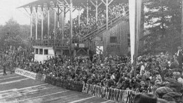 Sport- und Architekturgeschichte: Massen begeisterter Zuschauer lockte es an Renntagen an die Bahn am Reichelsdorfer Keller in Nürnberg.
