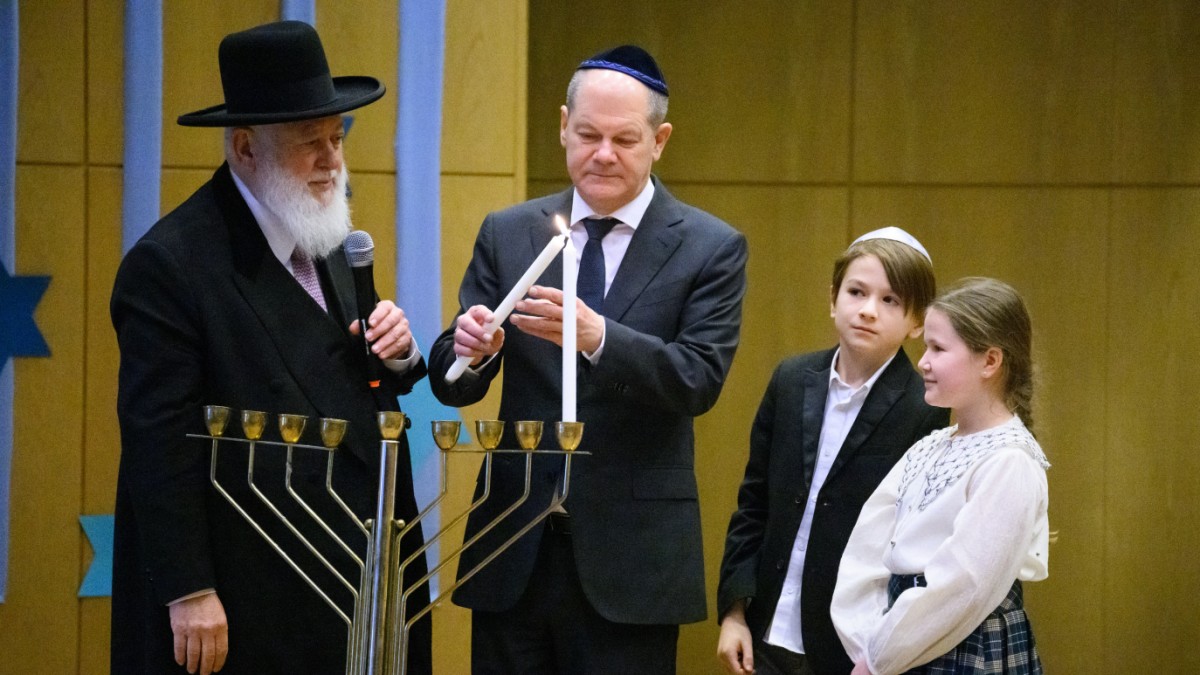 Chancellor celebrates with Jewish students – politics