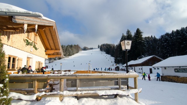 Skifahren im Landkreis: Zum Reiserlift gehöre die "griabige Einkehr", sagt Betreiber Georg Gerg.