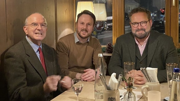 Fürstenfeldbruck: Wollen gemeinsam in den Wahlkampf ziehen (von links): Klaus Wollenberg und Marius Gauland von der FDP sowie Andreas Lohde von der CSU.