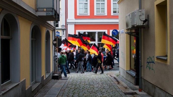 Christdemokraten in Ostdeutschland: Hunderte gingen schon 2016 in Bautzen gegen die Aufnahme von Flüchtlingen auf die Straße. In der CDU ist die Debatte über den richtigen Umgang mit den Protesten und der AfD wieder ausgebrochen.