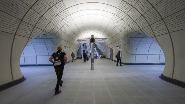 Großbritannien: Das Design der Stationen vermittelt mehr Weitläufigkeit, Sicherheit, Sauberkeit.