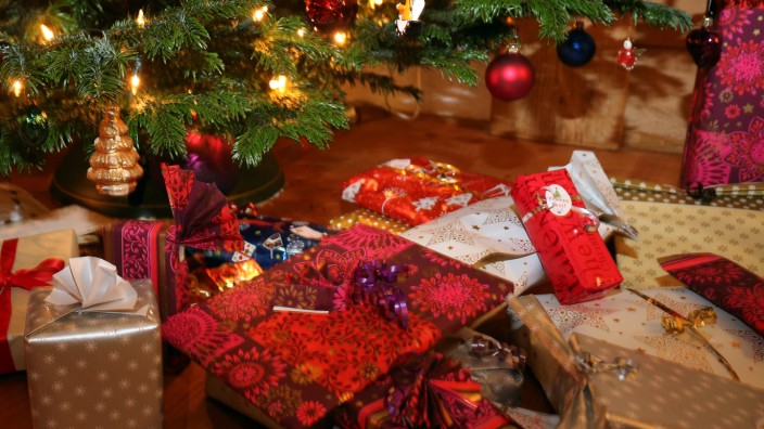 Statistik: Weihnachten ist ein wichtiger Motor für die bayerische Wirtschaft. Denn die Geschenke haben teils eine lange Reise hinter sich.