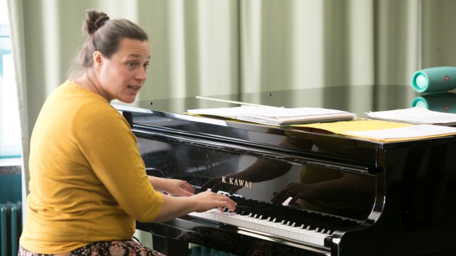 Unterschleißheim: Krasimira Kostova kann mit ihrer Spezialausbildung Kindern einen tieferen Einblick in die Musik verschaffen.