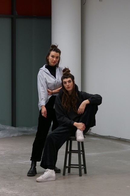 Junge Leute 2023: "Wir möchten der jungen Kunstszene einen Ort geben", sagt Mercedes Corvinus. Gemeinsam mit Leni Burger hat sie das Projekt Leer_Raum gestartet.