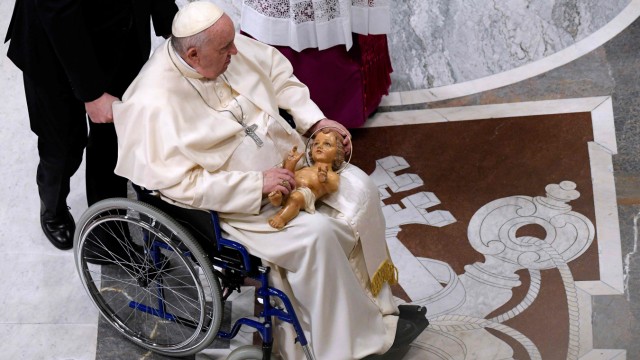 Weihnachtsbotschaft "Urbi et orbi": Der Papst am Heiligen Abend in im Vatikan