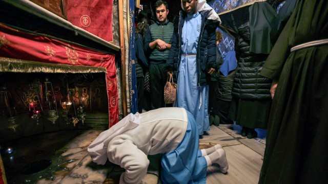 Weihnachtsbotschaft "Urbi et orbi": Pilger in Bethlehem