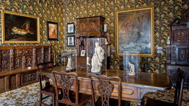 Städteurlaub in Frankreich: Home-Office: Victor Hugo arbeitete und lebte hier mit seiner Familie vom Jahr 1832 an.