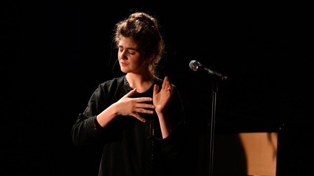 Jahresrückblick: Erschütternd: die Sängerin Sofia Baskakova in der Kammeroper "Stus: Der Vorübergehende", die beim Literaturfest an den Dichter Wassyl Stus erinnerte.