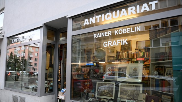 Ein Antiquar vom alten Schlag: Wenn er sein Geschäft einmal schließt, dann landen all die Bücher im Altpapier. Da macht sich Rainer Köbelin nichts vor.