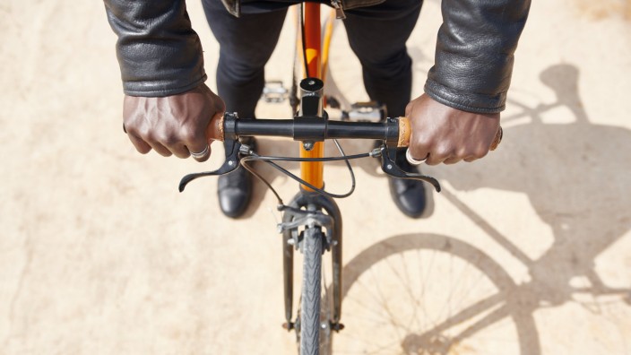Ergonomie beim Radfahren: Beim Radeln können manchmal Schmerzen in den Händen auftreten. Was kann man dagegen tun?