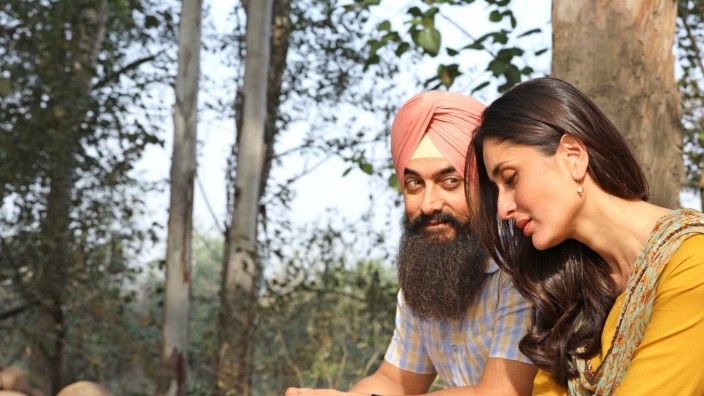 Kinofilm "Laal Singh Chaddha": Aus Forrest wird Laal, aus Jenny wird Rupa: Aamir Khan und Kareena Kapoor in "Laal Singh Chaddha".