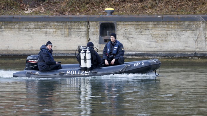 Nürnberg: Seit Alexandra R. verschwunden ist, suchte die Polizei intensiv nach ihr. Unter anderem mit Tauchern im Nürnberger Hafen und im Main-Donau-Kanal.