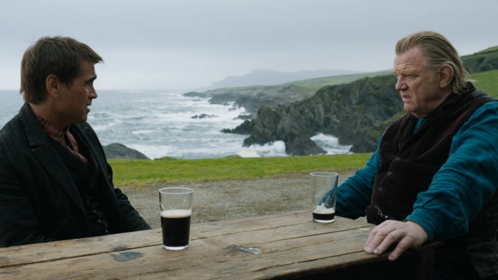 "The Banshees of Inisherin" auf Disney Plus: Kann man in dieser herrlichen Landschaft nicht Frieden schließen? Colin Farrell (links) und Brendan Gleeson in "The Banshees of Inisherin".