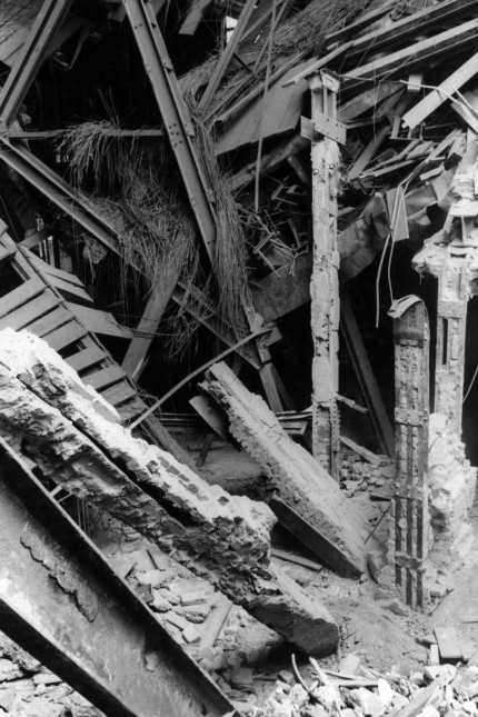 Gedenkprojekt: Foto des zerstörten Bürgerbräukellers nach Georg Elsers Attentatsversuch auf Adolf Hitler.