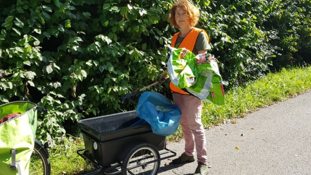 Silvester-Müll: Dorit Zimmermann sammelt mit ihrer Gruppe "Plastikpaten" das ganze Jahr über den Müll anderer Leute auf.