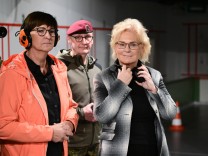Nach Rücktrittsforderungen: SPD-Chefin Esken: Ich stehe vollständig hinter Lambrecht