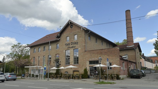 Ortsgestaltung: In der ehemaligen Brennerei in Aschheim wird jetzt Gin hergestellt.
