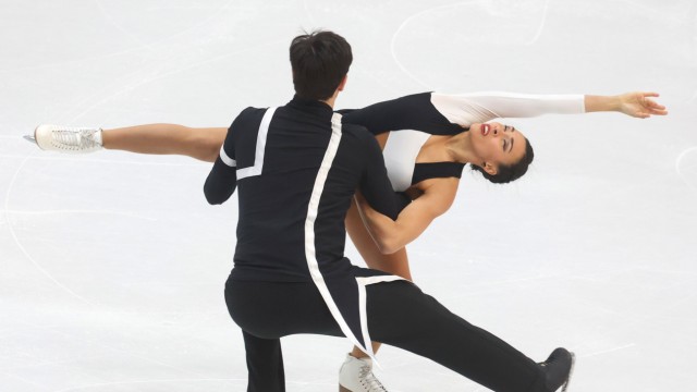 Eiskunstlauf: Symmetrisch: Jennifer Jans van Rensburg und Benjamin Stephan sichern sich mit einer fantasievollen Kür ihren zweiten Titel.
