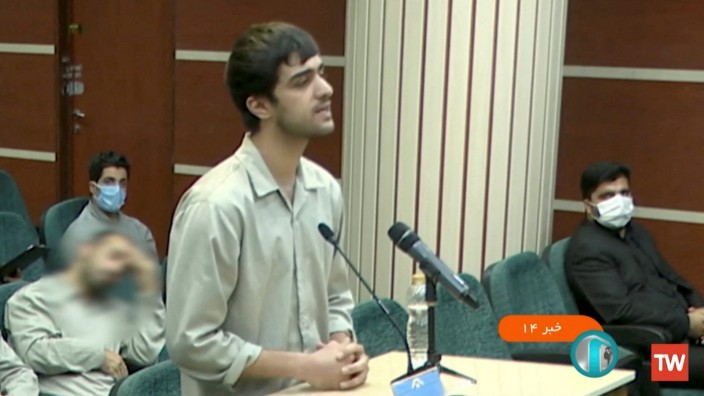 Iran: Mohammad-Mehdi K. bei seiner Anhörung vor Gericht, Beobachter sprechen von einem Scheinprozess. Am Samstagmorgen wurde er in Iran hingerichtet.