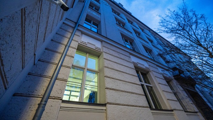 Regensburg: Ein verurteilter Mörder konnte Anfang Januar aus einem Fenster im Erdgeschoss des Regensburger Amtsgericht fliehen. Nun ist er zurück in einem bayerischen Gefängnis.