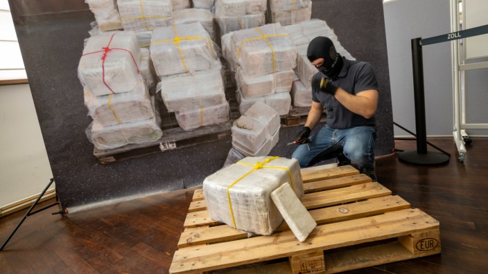 Aschaffenburg: Im Juli präsentierte der Zoll einen kleinen Teil der bislang größten Einzelsicherstellung von Kokain in Bayern.