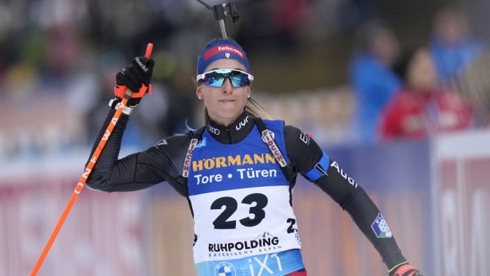 Biathlon in Ruhpolding: Lisa Vittozzi feiert beim 15-Kilometer-Einzel in Ruhpolding ihren dritten Weltcup-Sieg im Biathlon.