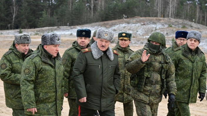 Russland und Belarus: Präsident Alexander Lukaschenko besucht das Übungsgelände in der Region Brest, wo auch Russen stationiert sind.