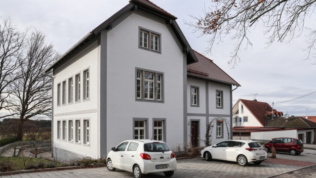 SZ-Kulturpreis Tassilo: Sie bewahrten das 1906 errichtete Schulgebäude vor dem Abriss.