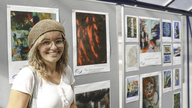 SZ-Kulturpreis Tassilo: Marta Zientkowska-Schulz leitet den Kulturverein Puchheim seit Mitte 2021 und ist selbst Künstlerin.