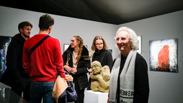 SZ-Kulturpreis Tassilo: So gemischt wie bei den Ausstellungen des Puchheimer Kulturvereins ist die Altersstruktur im Publikum nur selten.