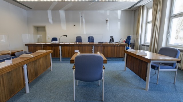 Amtsgericht Erding: In der Regel tagt im Sitzungssaal 1 im Amtsgericht Erding das Schöffengericht.