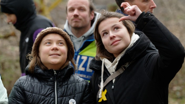 Räumung von Lützerath: Gemeinsam gegen Kohleabbau: die beiden Aktivistinnen Greta Thunberg (links) und Luisa Neubauer.