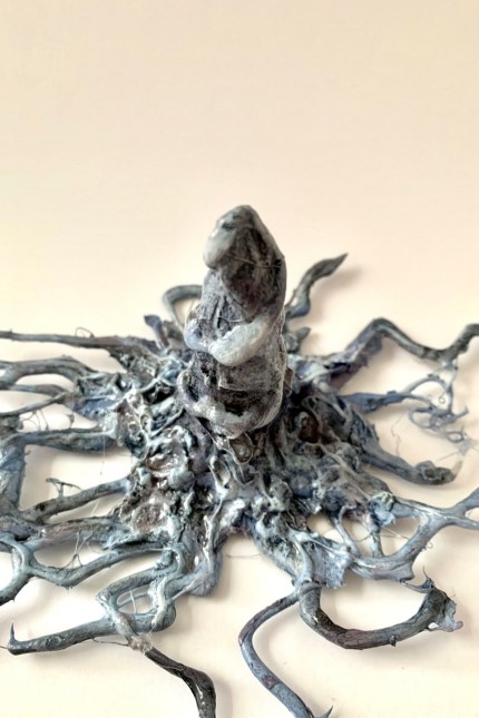 Ismaning: Dieses von Inarit-Schnecken gebaute Türmchen - gefunden von Mona Drickl - ist in der Ismaninger "U.F.O.-Ausstellung" zu sehen.