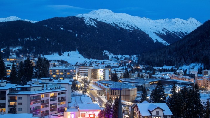 Weltwirtschaftsforum: Blick über Davos: Viel Schnee ist erst kurz vor Beginn des Weltwirtschaftsforums dazugekommen.