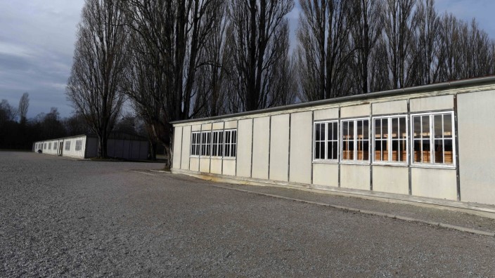 Dachau: Die rekonstruierten Baracken auf dem Gelände des ehemaligen Konzentrationslagers sind in einem maroden Zustand. Die Gedenkstätte würde sie gerne sanieren und darin eine Ausstellung sowie ein Lernlabor aufbauen.
