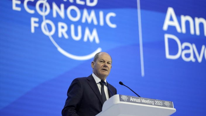 Krieg in der Ukraine: Und er bewegt sich doch: Bundeskanzler Olaf Scholz bei seinem Auftritt vor dem Weltwirtschaftsforum in Davos.