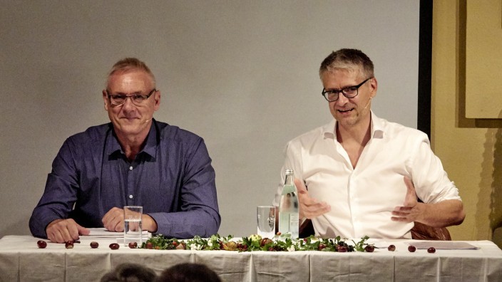 Diskussion in München: Hans Kratzer und Sebastian Beck bei einer ihrer Lesungen.