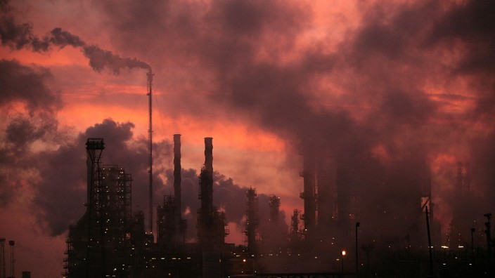 Klimakatastrophe: Was wusste die Ölindustrie wann über den Klimawandel - und warum hat sie dennoch weitergemacht, als gäbe es kein Problem? Die Frage könnte bald vor Gerichten gestellt werden.