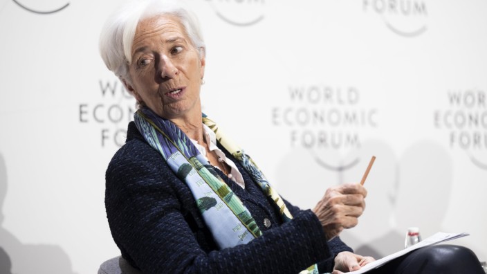 Lagarde in Davos: Sie will den geldpolitischen Kurs der Europäischen Zentralbank (EZB) auch in diesem Jahr erst einmal fortsetzen und "Kurs halten": EZB-Chefin Christine Lagarde.