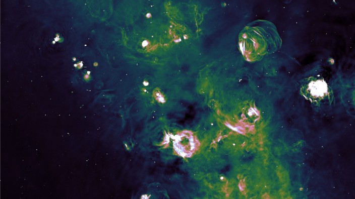 Astronomie: Auf der Aufnahme sind fünf neue Kandidaten zu sehen, die Überreste von Supernovae sein könnten.