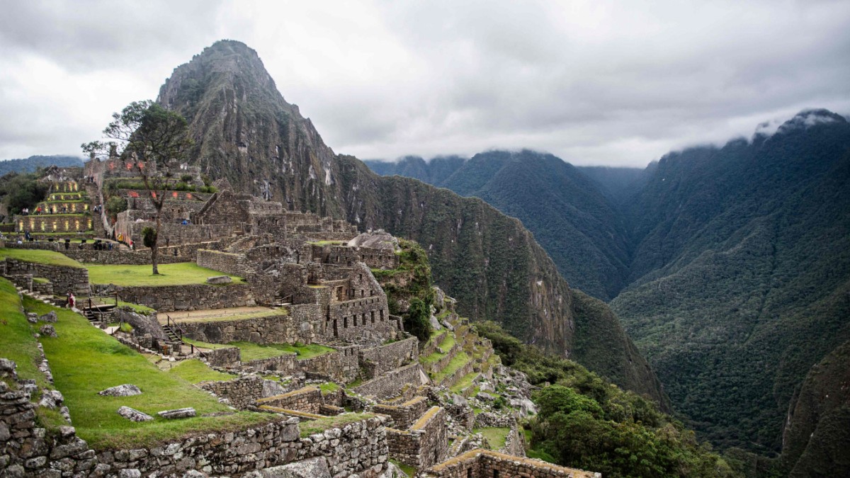 Peru: Machu Piccu closed to tourists – politics