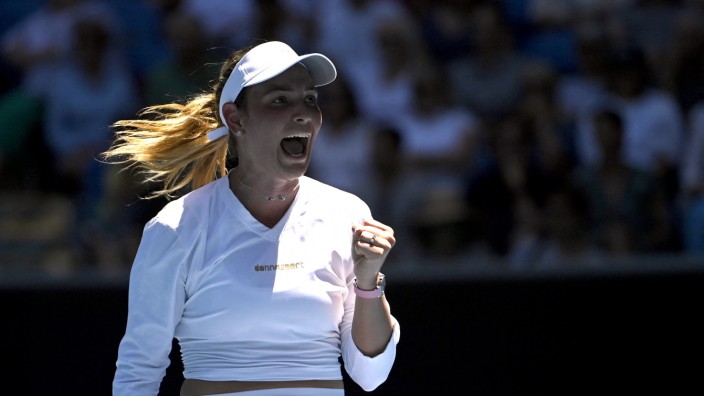 Australian Open: Entschlossener Auftritt: Donna Vekic zeigte der 17 Jahre alten Tschechin Linda Fruhvirtova im Achtelfinale der Australian Open ihre Grenzen auf.
