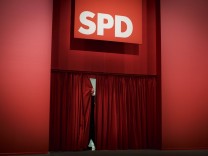 Urteil zur Parteienfinanzierung: SPD-Schatzmeister fürchtet den “Worst, worst Case”