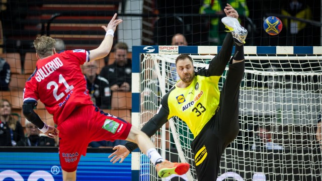 Handball-WM: Zur Not Abwehr mit dem großen Zeh: Auch die Weltklasseparaden von Andreas Wolff haben nicht zum Sieg gereicht.