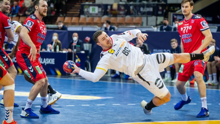 Handball-WM: Moment der Hoffnung: Jannik Kohlbacher trifft zur einzigen Führung der Partie, zum 25:24 gegen Norwegen. Bald darauf muss sich das DHB-Team 26:28 geschlagen geben. .